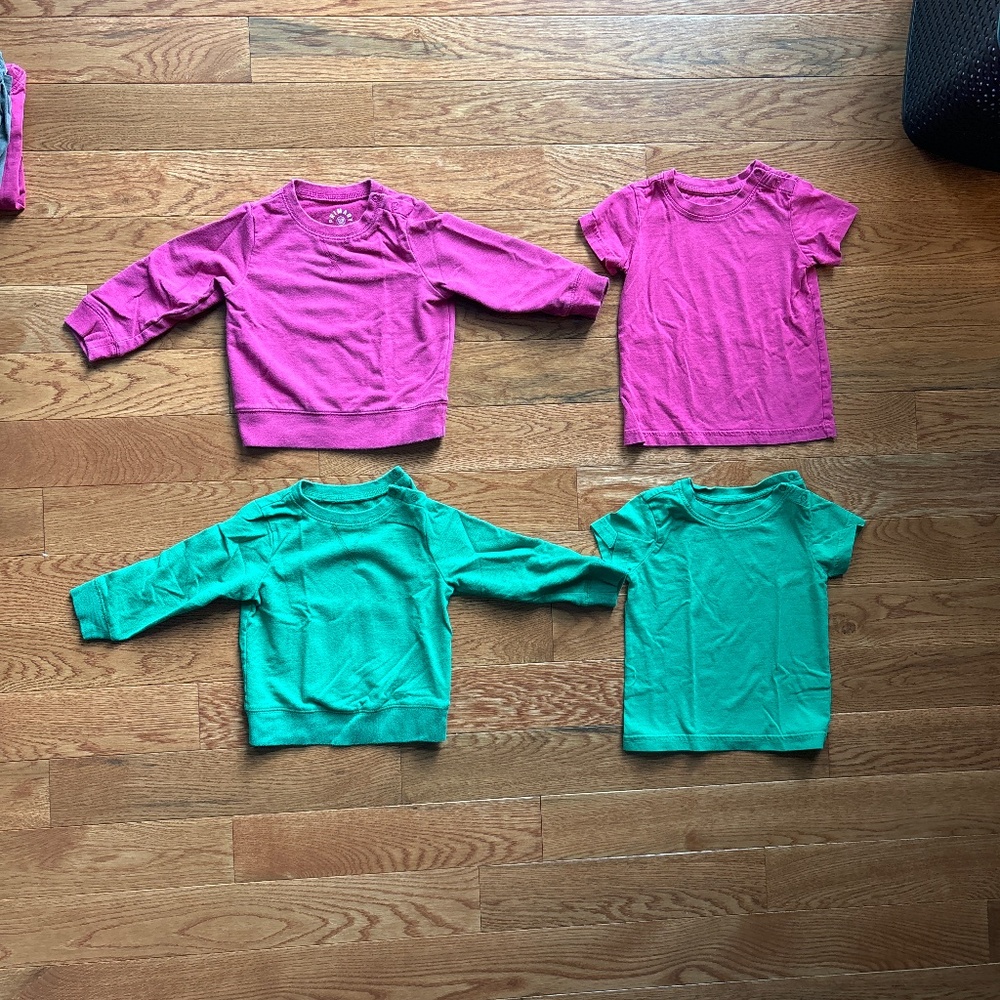 Bundle of Primary Sweatshirts and Tees, size 12-18 months